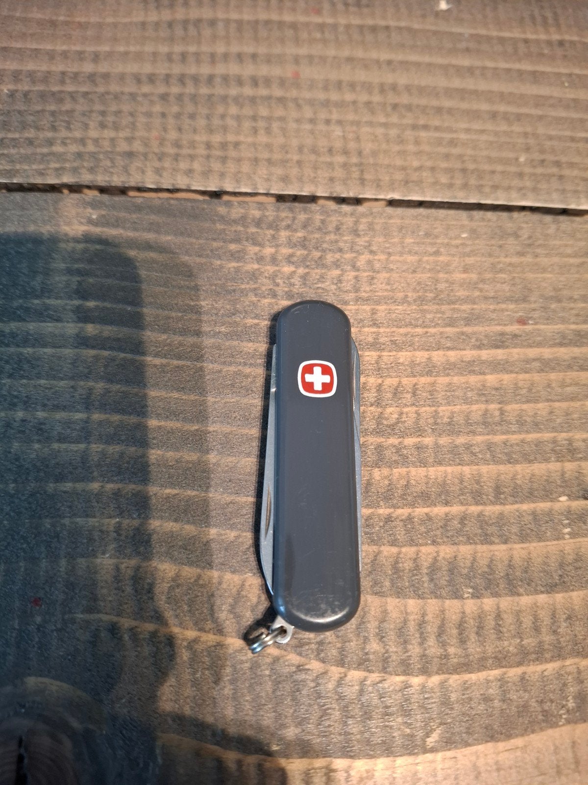 Wenger mes zakmes Victorinox, Caravans en Kamperen, Ophalen of Verzenden, Zo goed als nieuw