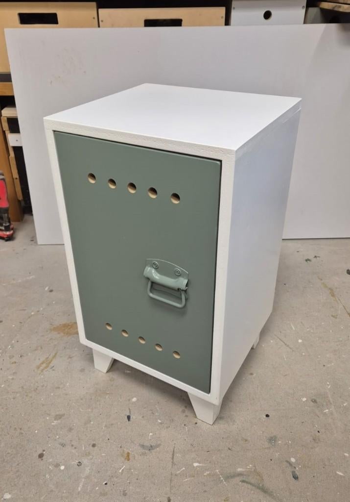 locker nachtkastje, Huis en Inrichting, Ophalen of Verzenden, Nieuw, Industrieel