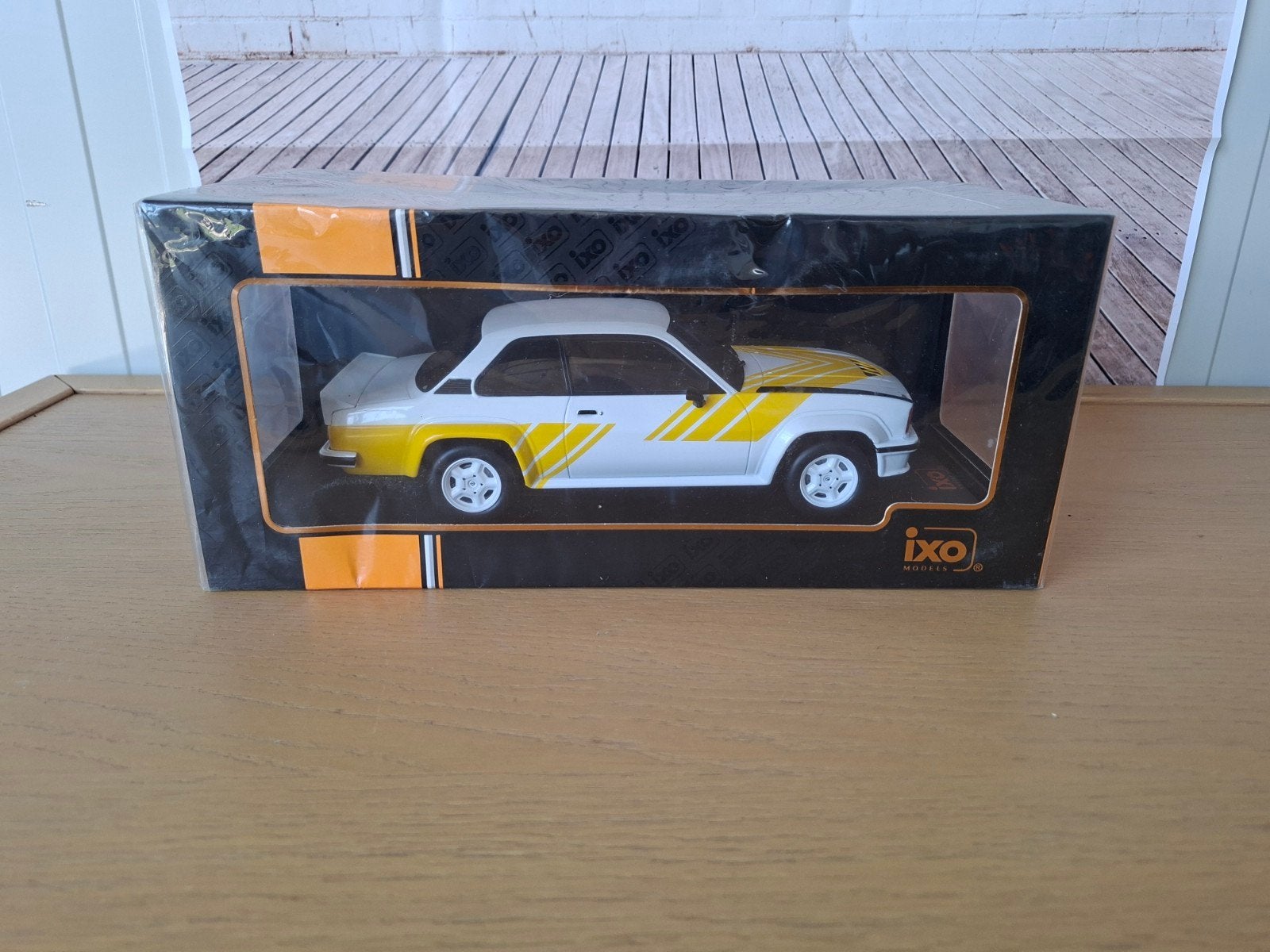 IXO Models Opel Ascona B 400 op schaal 1:18 1982, Hobby en Vrije tijd, Ophalen of Verzenden, Nieuw, Auto