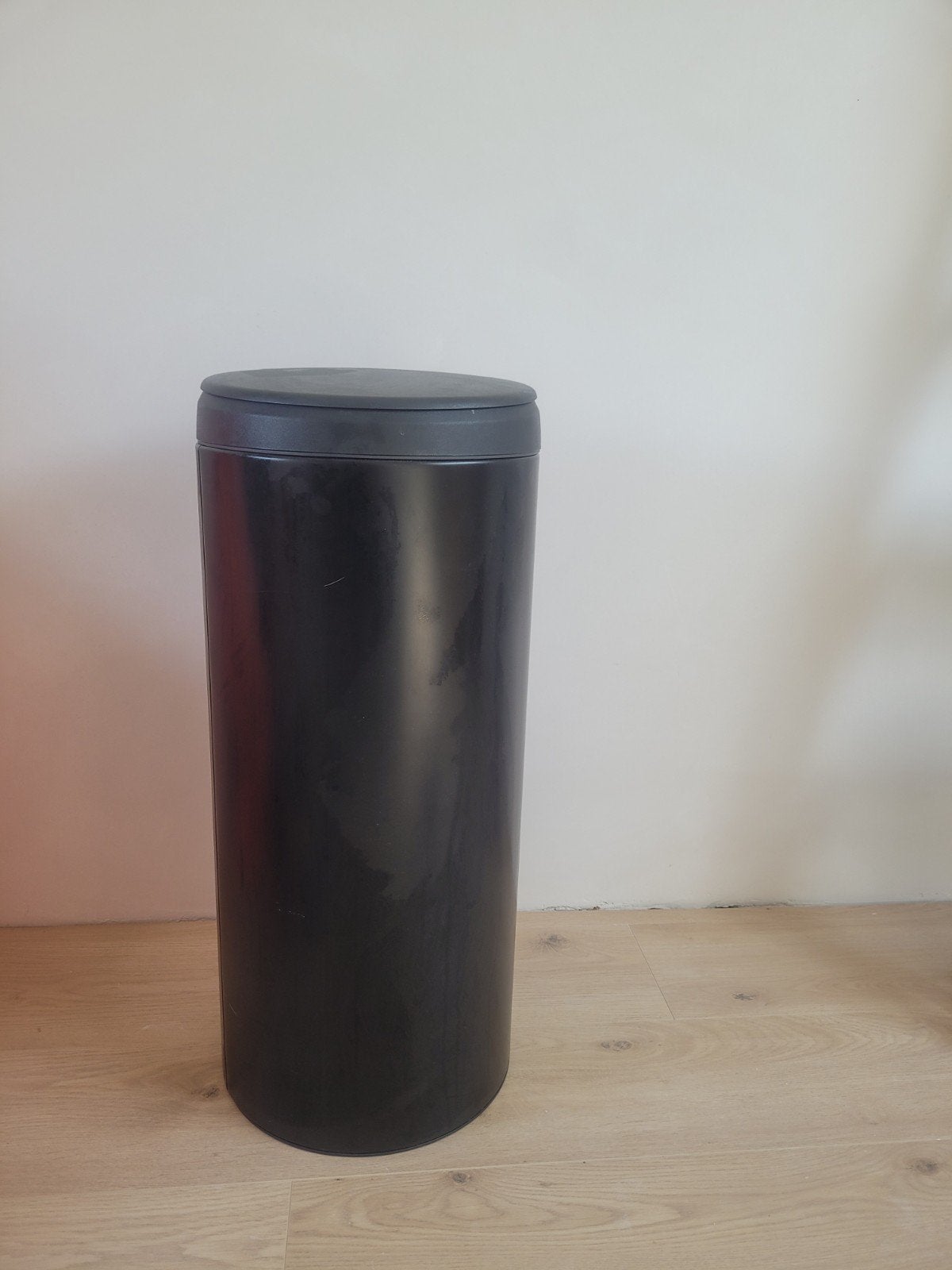 Zwarte prullenbak Brabantia met 30 liter inhoud, Ophalen, Kunststof, Gebruikt, 75 cm of meer