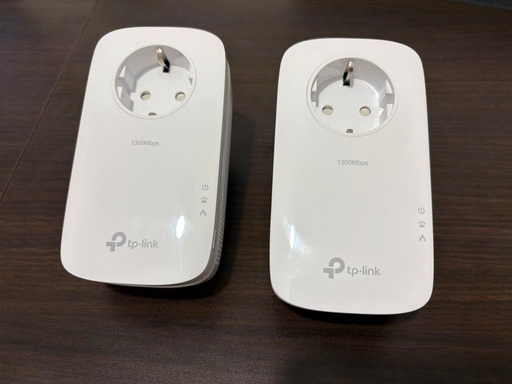TP-Link TL-PA8010P Powerline Adapters met extra stopcontact, Ophalen of Verzenden, Zo goed als nieuw