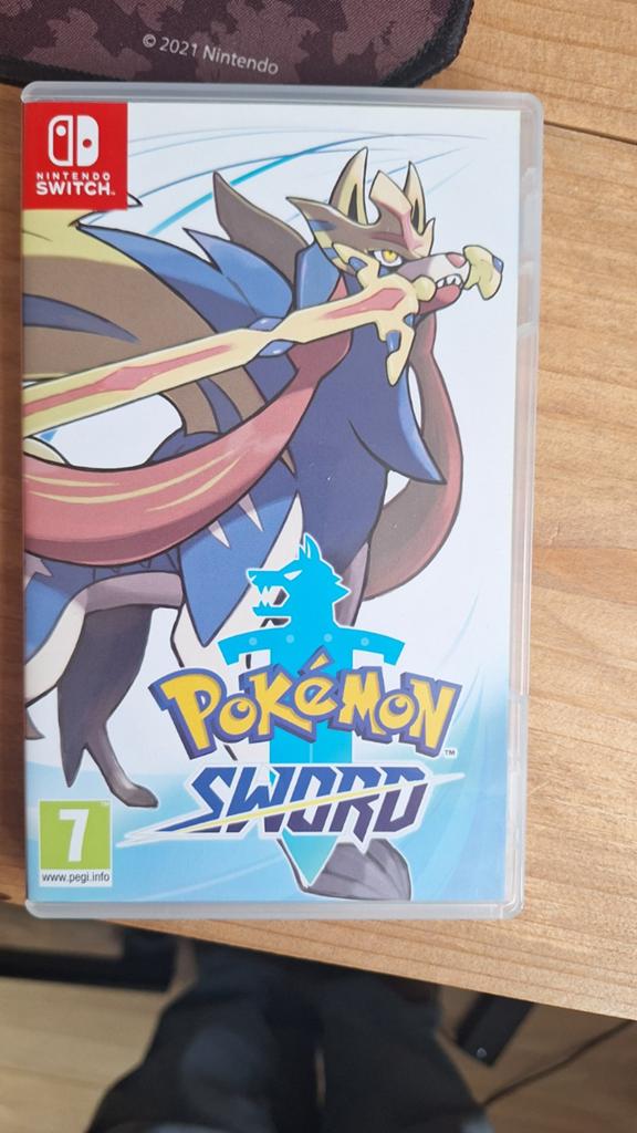 Nintendo switch Pokémon Sword, Spelcomputers en Games, Games | Nintendo Switch, Zo goed als nieuw, Role Playing Game (Rpg), 1 speler