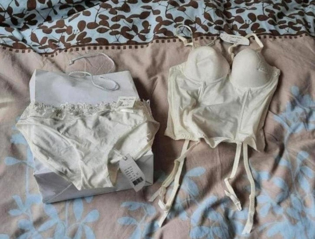 Prachtig ivoor kleurig setje 80 B, slip maat 42 XL Nieuw
Gek, Ophalen of Verzenden, Slip