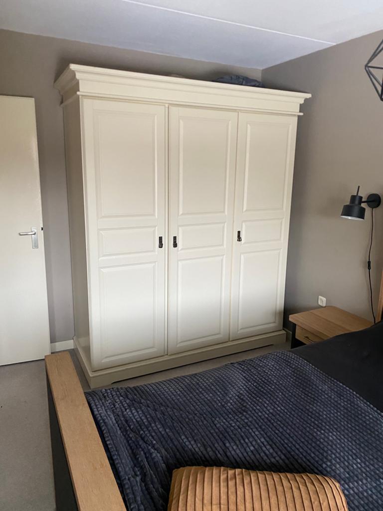 Zeer stevige landelijke kledingkast met 3 deuren, Ophalen, Met deur(en), Gebruikt, 200 cm of meer