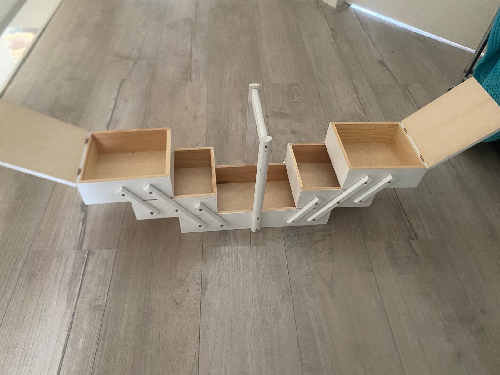 Uitvouwbare opbergdoos / naaidoos, Ophalen of Verzenden, Gebruikt, Overige houtsoorten, Minder dan 50 cm