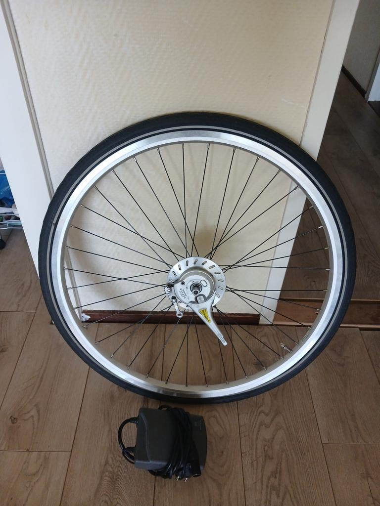 Voorwiel en oplader voor Sparta Ion/Batavus, Fietsen en Brommers, Fietsonderdelen, Gebruikt, Ophalen of Verzenden, Sparta ion / batavus