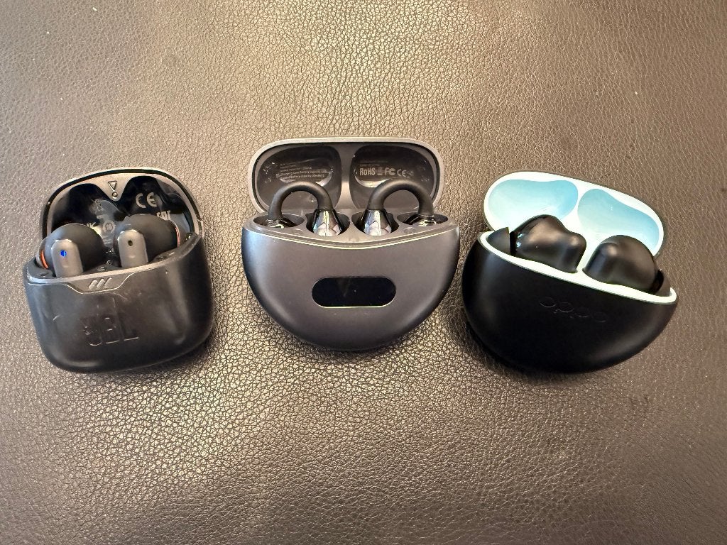 3pc wireless earbuds - JBL, Acer, Oppo, Gebruikt, Ophalen of Verzenden, JBL, In oorschelp (earbud)