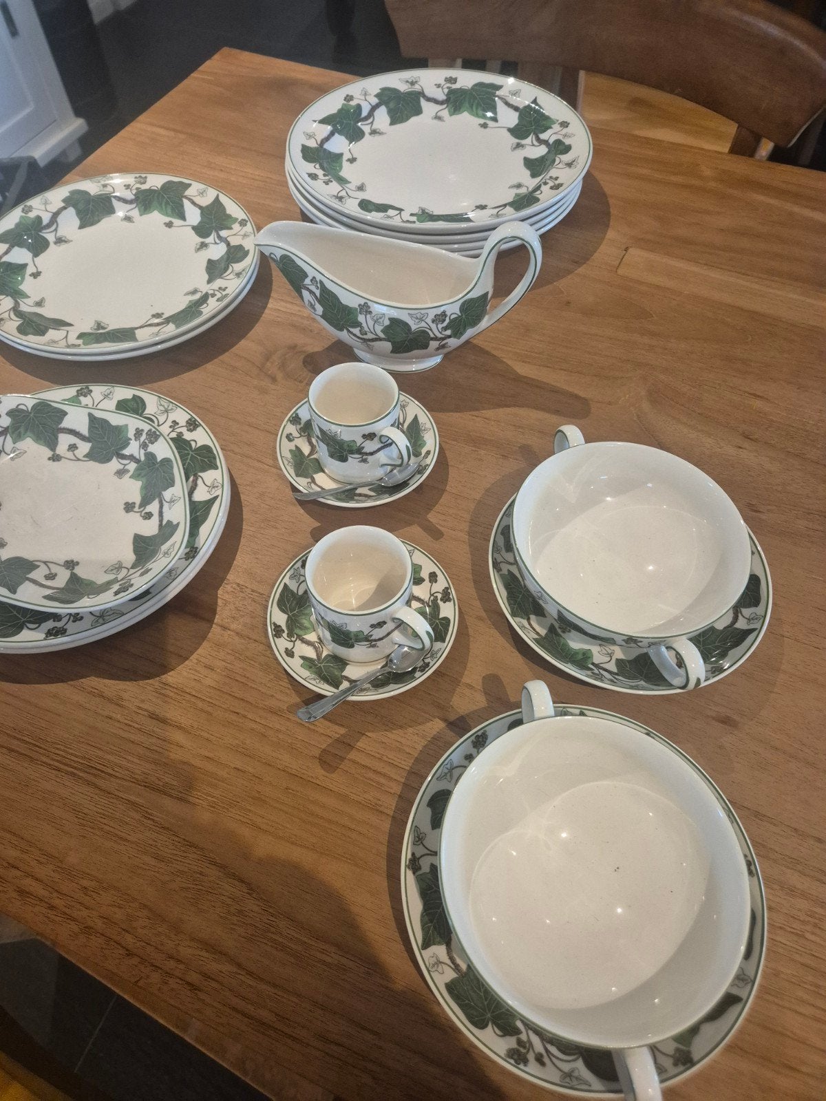Wedgwood "Napoleon Ivy" Servies - Diverse Stukken, Ophalen of Verzenden