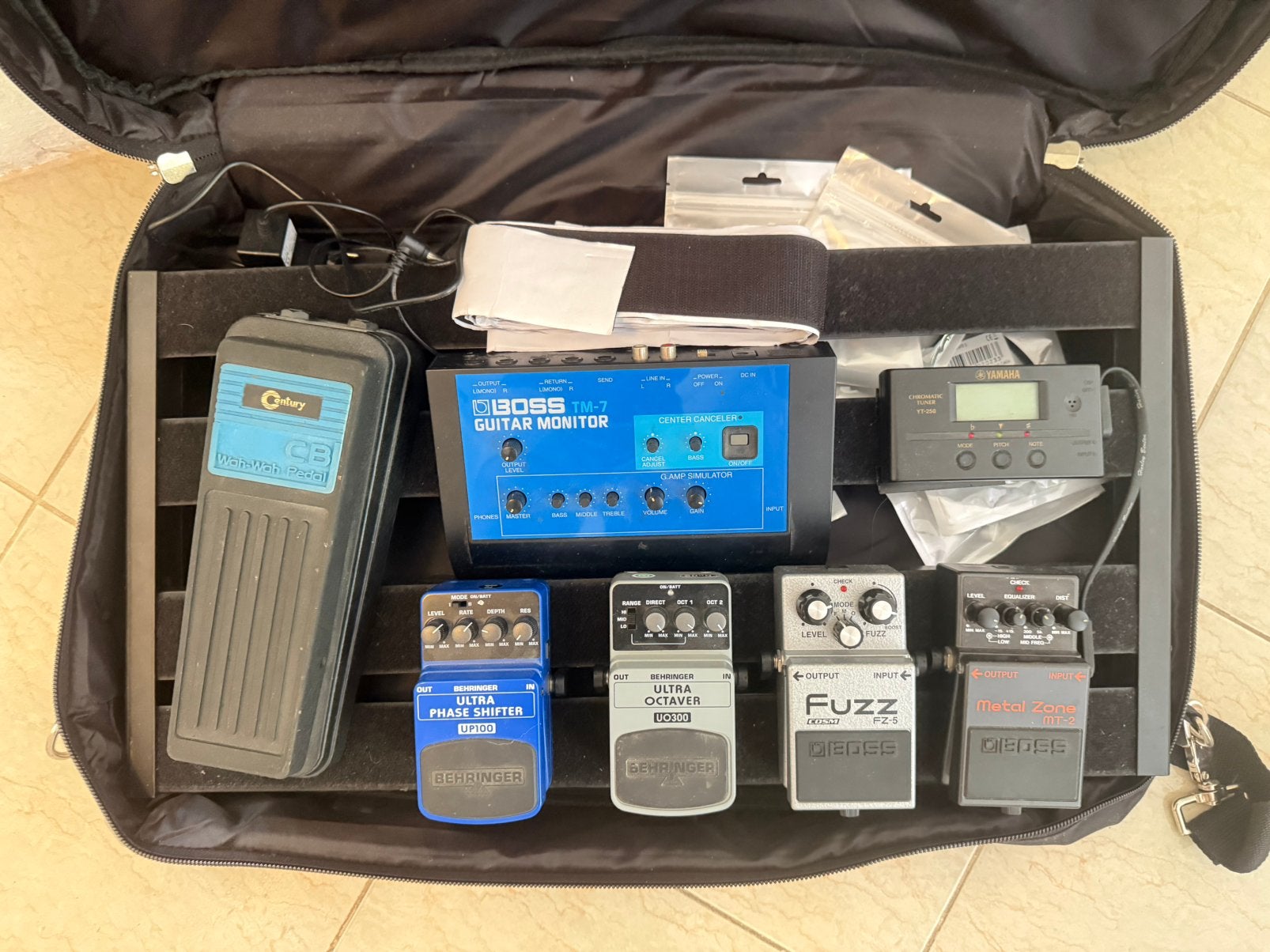 Gitaar Pedalboard Set – Boss, Behringer & Yamaha, Ophalen of Verzenden, Zo goed als nieuw