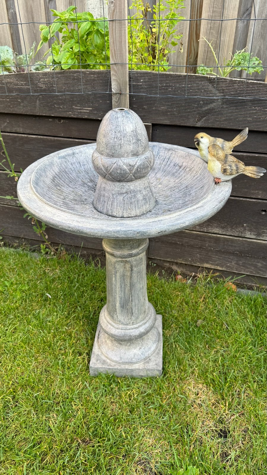 Tuinfontein met vogeltjes - Nieuw pompje nodig, Tuin en Terras, Ophalen, Gebruikt, Kunststof, Fontein