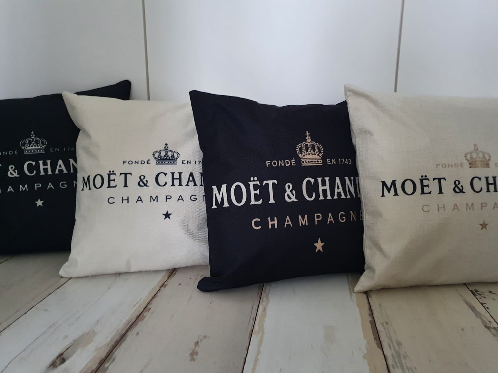 Moët & Chandon kussenhoesje voor en achterkant zelfde print!, Ophalen, Zwart, Nieuw, Vierkant