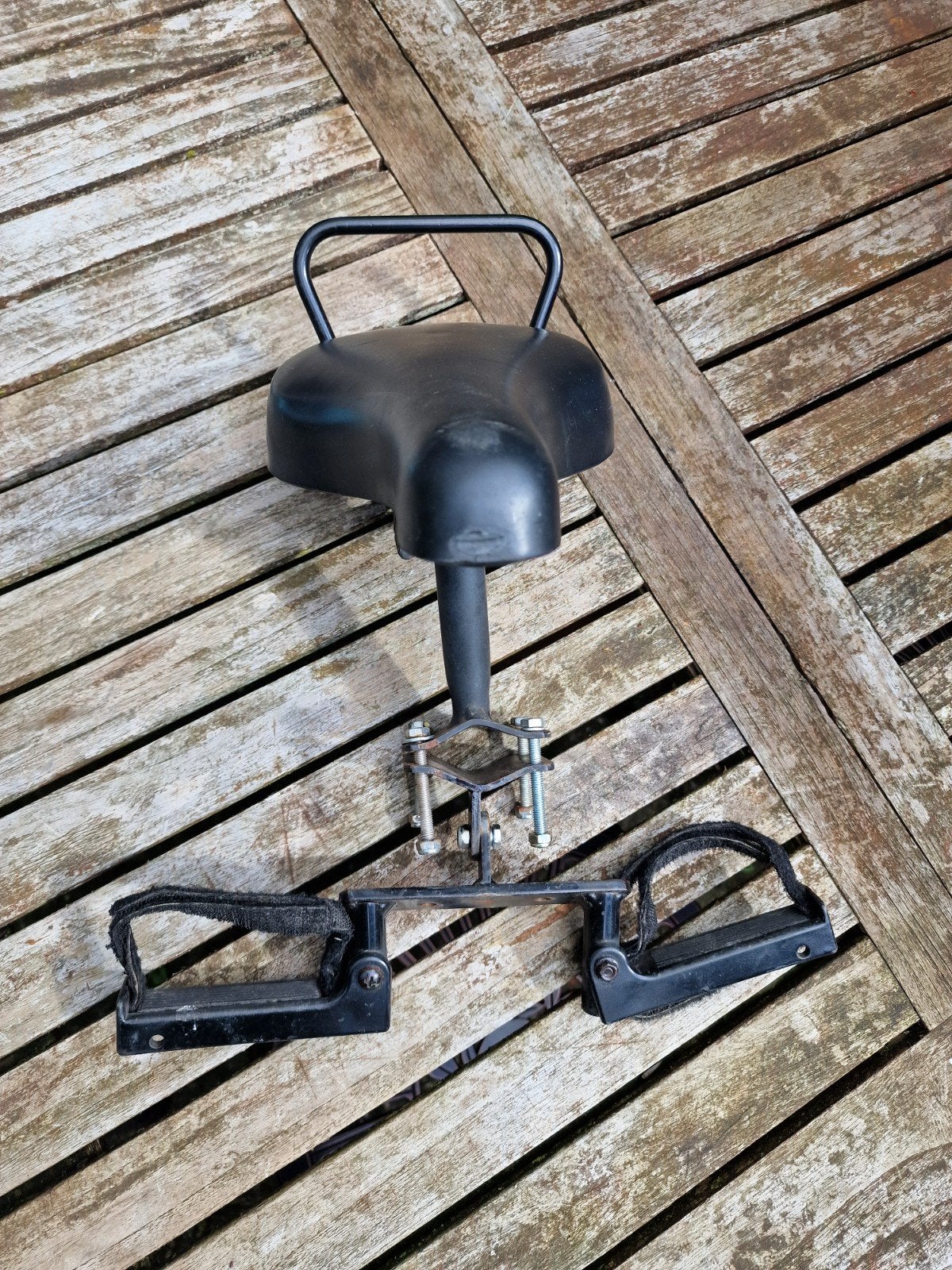 Zadel op stang (buiszadel)met voetsteuntjes, Fietsen en Brommers, Ophalen of Verzenden, Zo goed als nieuw, Voorzitje, Voetsteuntjes