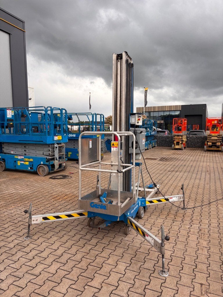 Genie AWP 40 S (bj 2013), Zakelijke goederen, Machines en Bouw | Liften, Steigers en Ladders