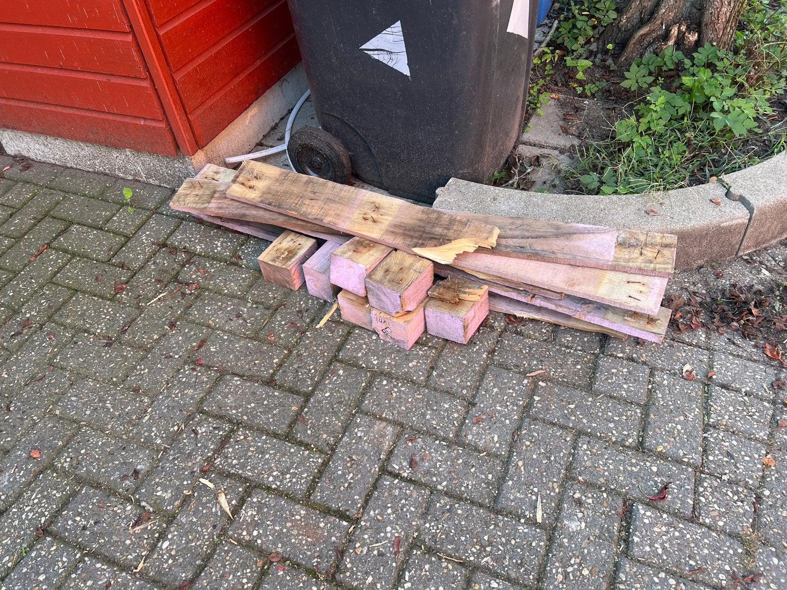 Gratis oud pallethout voor terraskachel, Minder dan 3 m³, Ophalen, Overige houtsoorten, Blokken