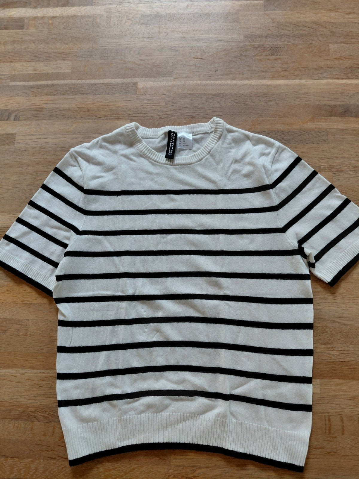 Als nieuw truitje H en M draagmaat 152 1 euro, Kinderen en Baby's, Kinderkleding | Maat 152, Meisje, Trui of Vest, H&M, Ophalen of Verzenden