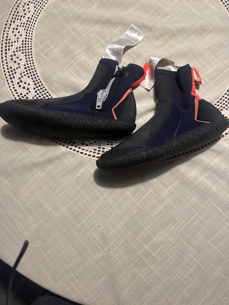 Zeil-/surfschoenen Decathlon, maat 41/42, Watersport en Boten, Ophalen, Zo goed als nieuw, Dame of Heer, Zeil- of Surfschoenen