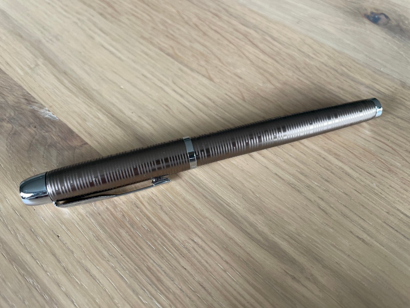 Originele Parker IM Premium Twin Metal Chiselled Vulpen, Ophalen of Verzenden, Zo goed als nieuw, Vulpen, Parker