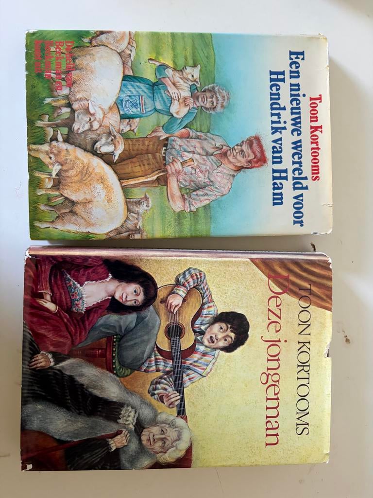 Toon Kortooms Boeken: Een nieuwe wereld & Deze jongeman, Ophalen of Verzenden, Gelezen, Nederland