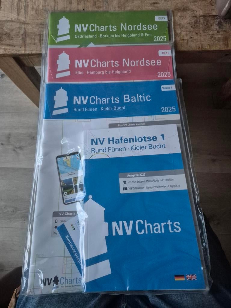 NV Charts Nordsee & Baltic 2025 - Nieuw in verpakking, Overige atlassen, NV Charts, 2000 tot heden, Nieuw