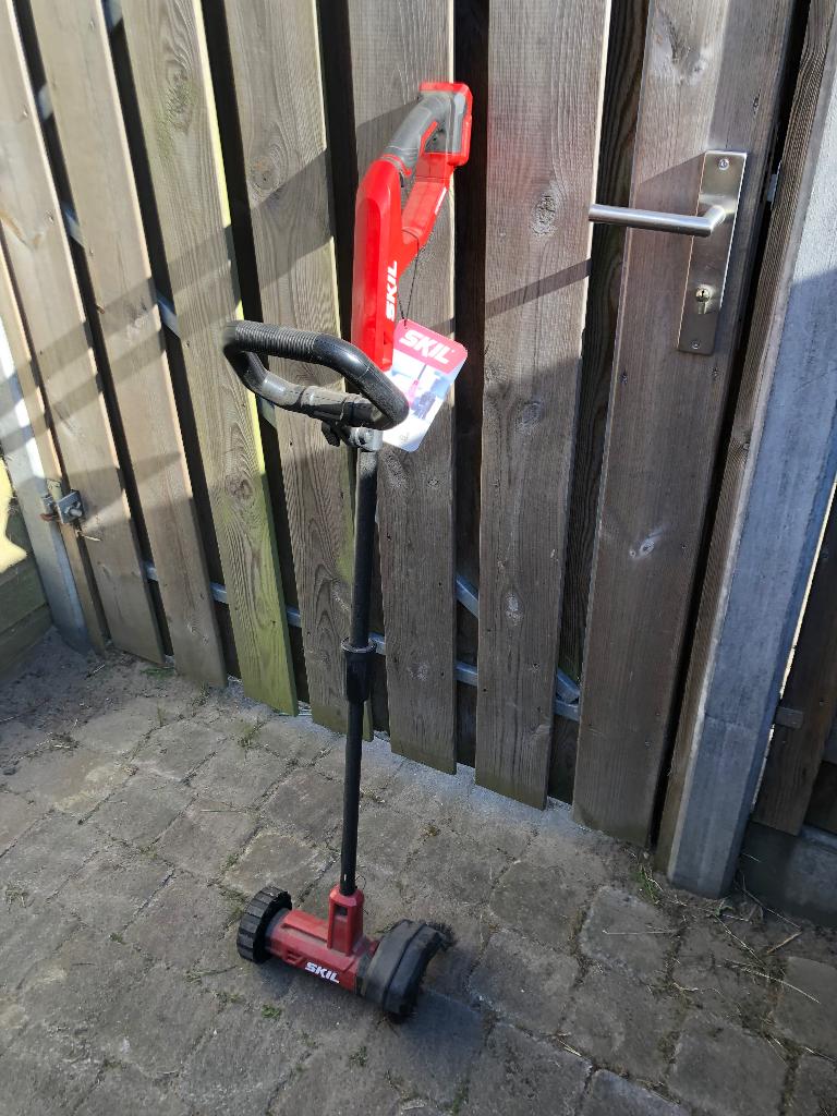 Skil onkruidborstel, Tuin en Terras, Hand-tuingereedschap, Ophalen, Zo goed als nieuw, Overige soorten, Skil Weedbuster