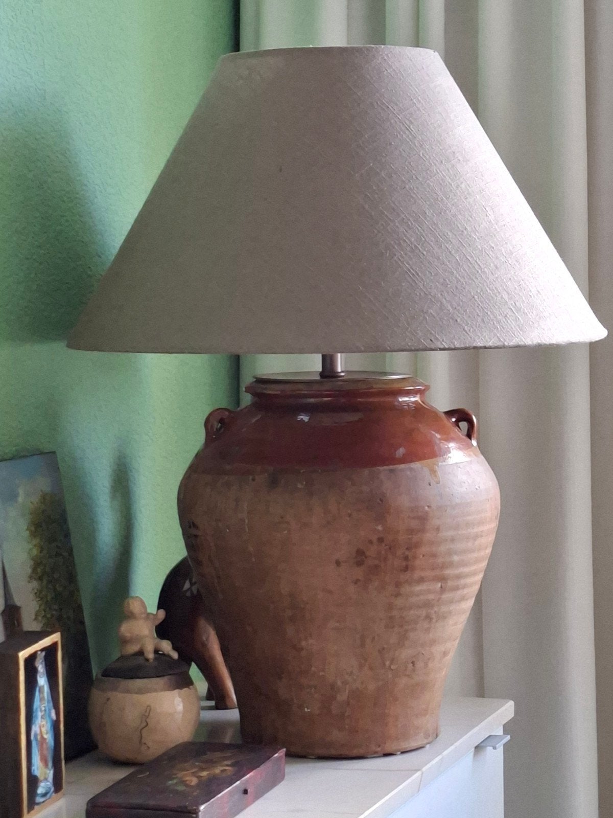 Rustieke kruiklamp met linnen kap, Ophalen