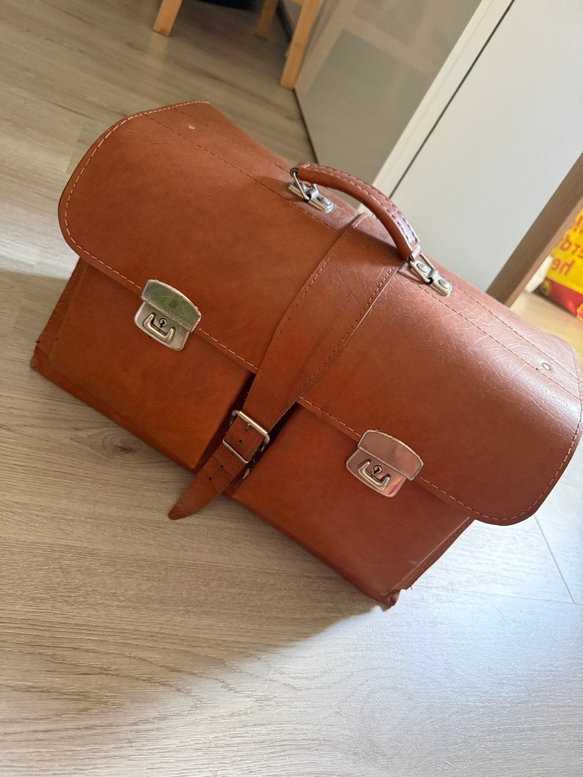 Boekentas uit 1950, Ophalen, Zo goed als nieuw, Bruin, Rugtas
