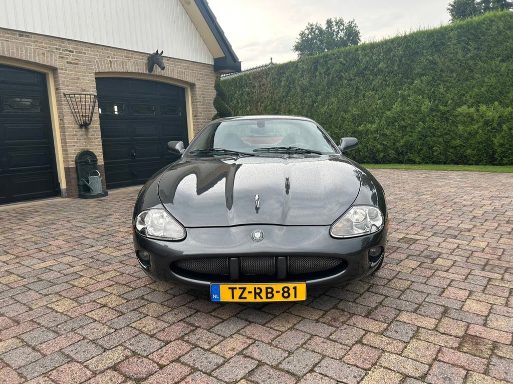 Jaguar XK8 4.0 V8 Coupé, foto 3