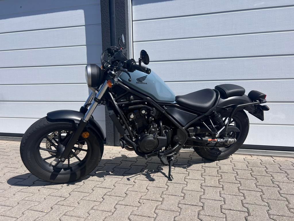 Honda Rebel CMX500A zwart/blauw, Motoren, Motoren | Honda, 2 cilinders, Sportuitlaat, Chopper, Gebruikt