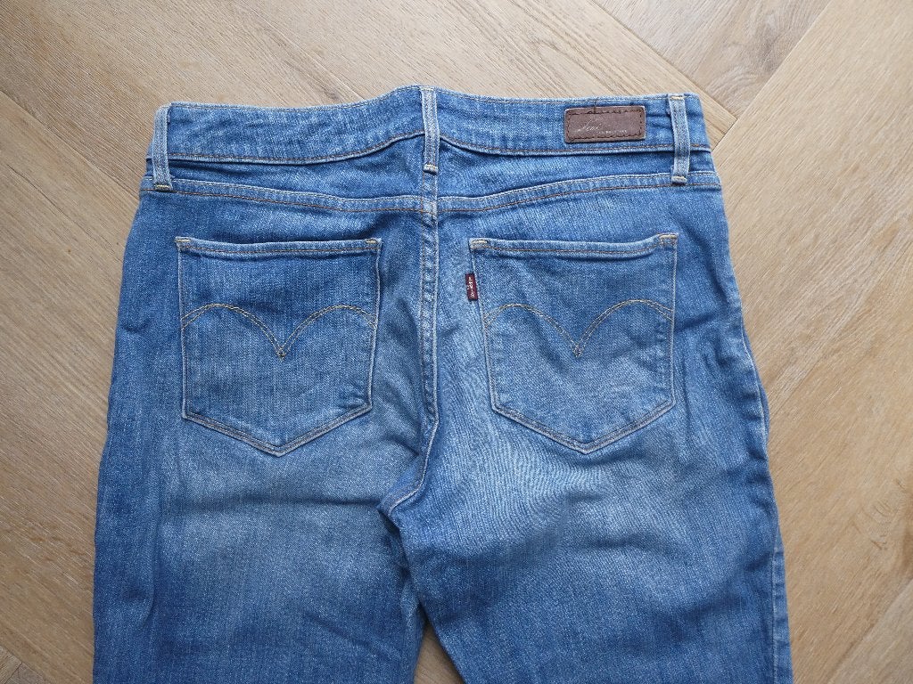 Levi Bold Curve Skinny spijkerbroek, 99% katoen,maat 29-32,, Blauw, Ophalen of Verzenden, Zo goed als nieuw, W28 - W29 (confectie 36)