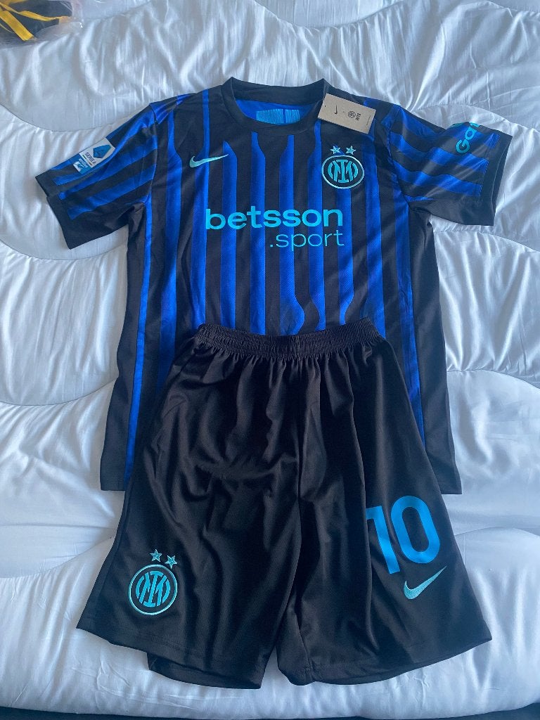 Inter Kit - Lautaro Martinez, Verzamelen, Verzenden, Nieuw, Buitenlandse clubs, Shirt