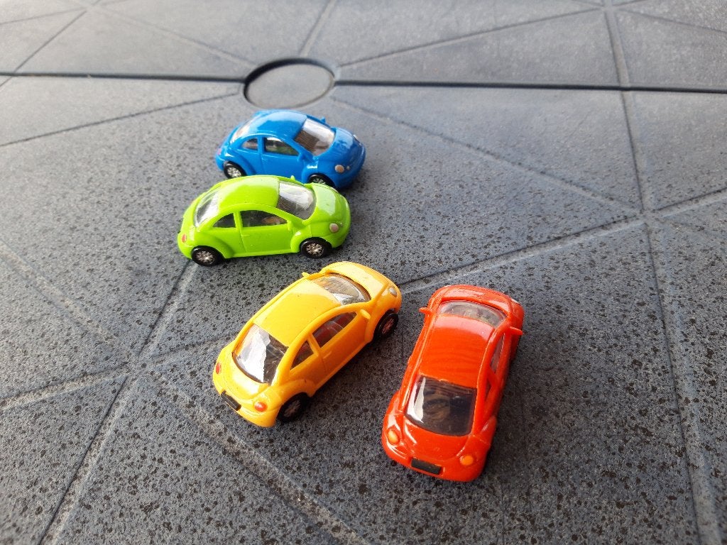 Setje van 4 VW New Beetle 3-inch modellen - Kentoys, Ophalen of Verzenden, Zo goed als nieuw, Auto