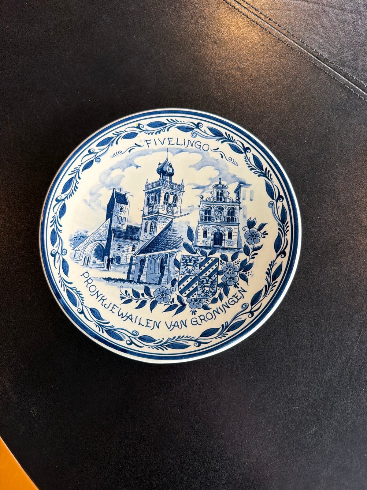 Delfts Blauw wandbord Fivelgo Pronkjuwelen van Groningen, Ophalen