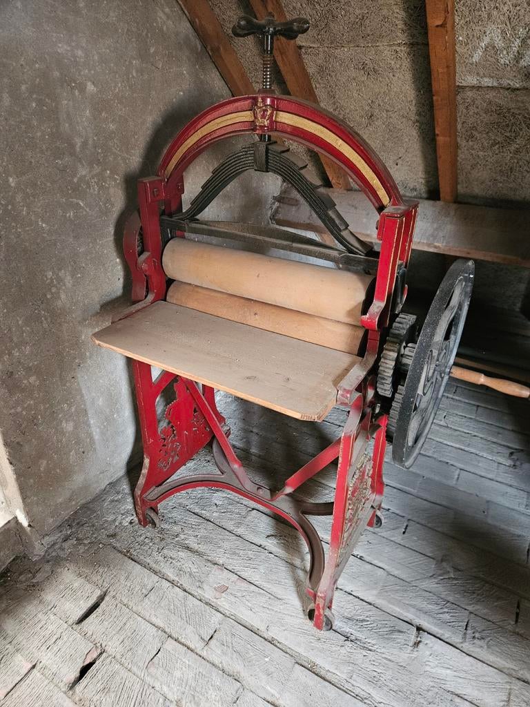 Antieke vintage Mangel, Witgoed en Apparatuur, Wasmachines, Ophalen of Verzenden, Gebruikt, 1200 tot 1600 toeren
