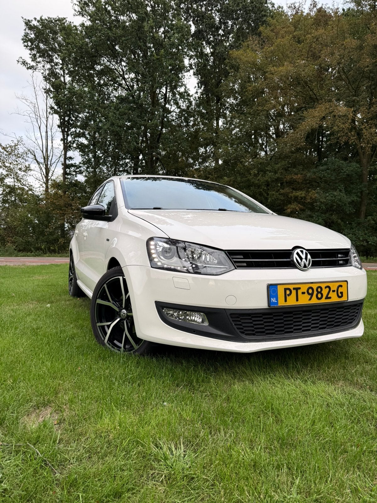 Volkswagen Polo match 1.6 TDI DSG nette auto met vele opties, Zwart, Leder en Stof, Diesel, Particulier