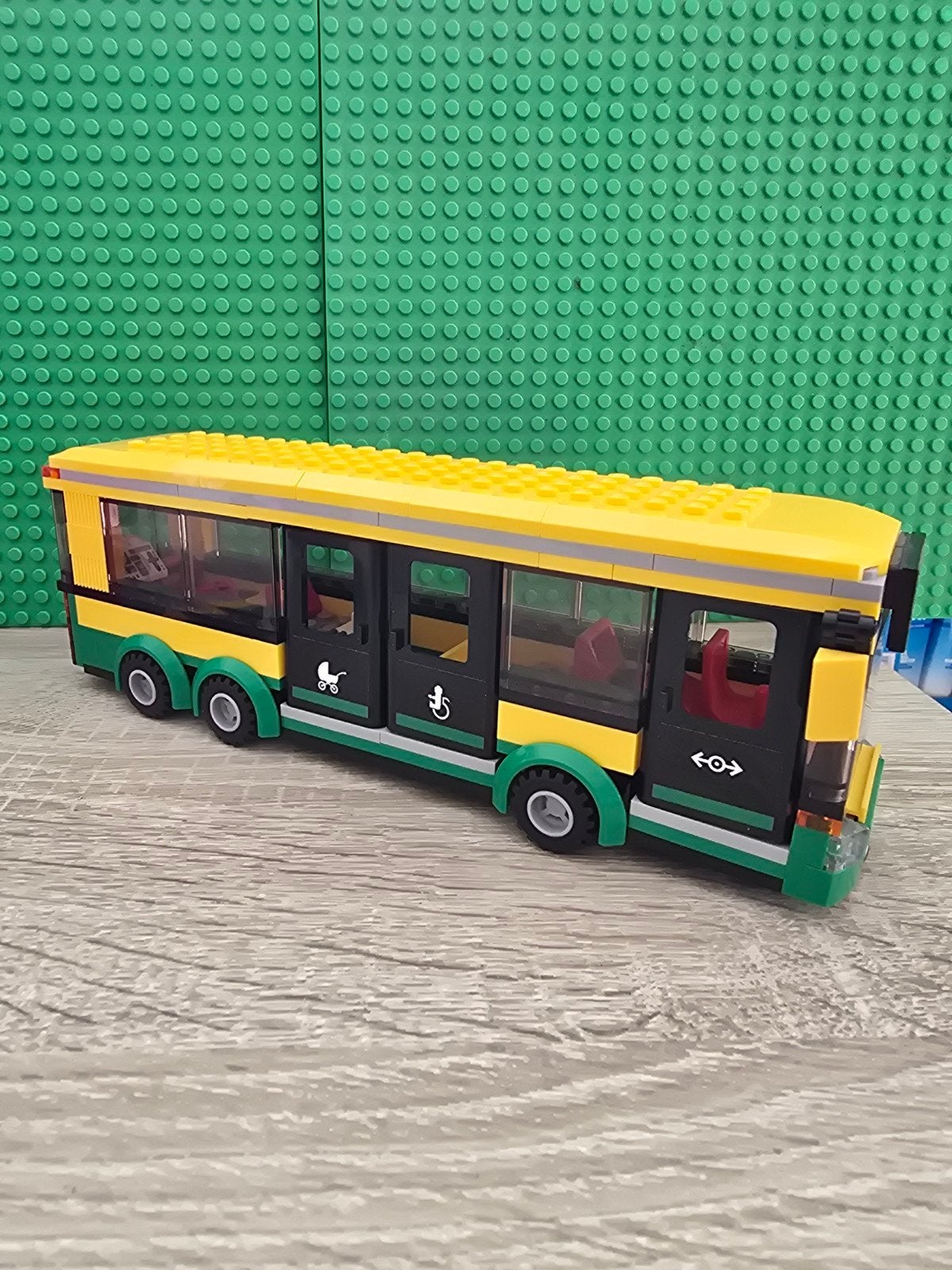 Lego bus 60154, Kinderen en Baby's, Speelgoed | Duplo en Lego, City, Lego, Zo goed als nieuw, Complete set