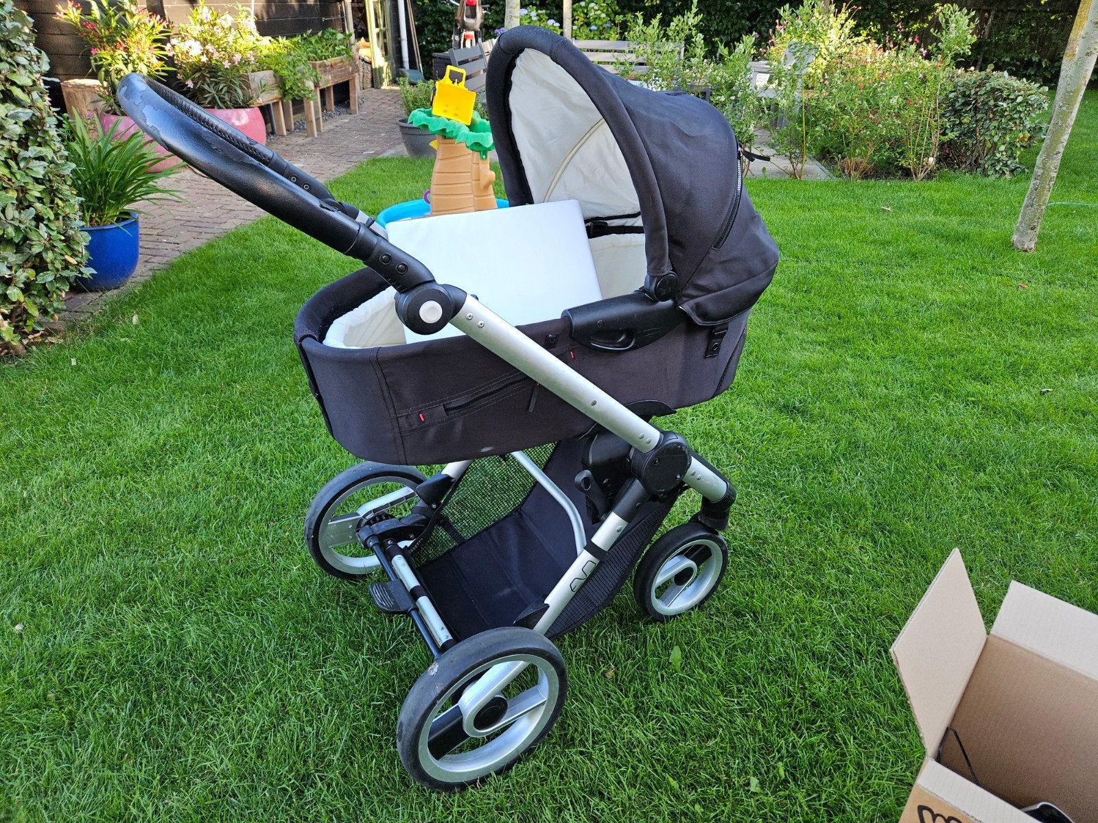 Mutsy Evo Kinderwagen met buggy set - prima staat, Kinderen en Baby's, Ophalen, Gebruikt, Combiwagen, Mutsy