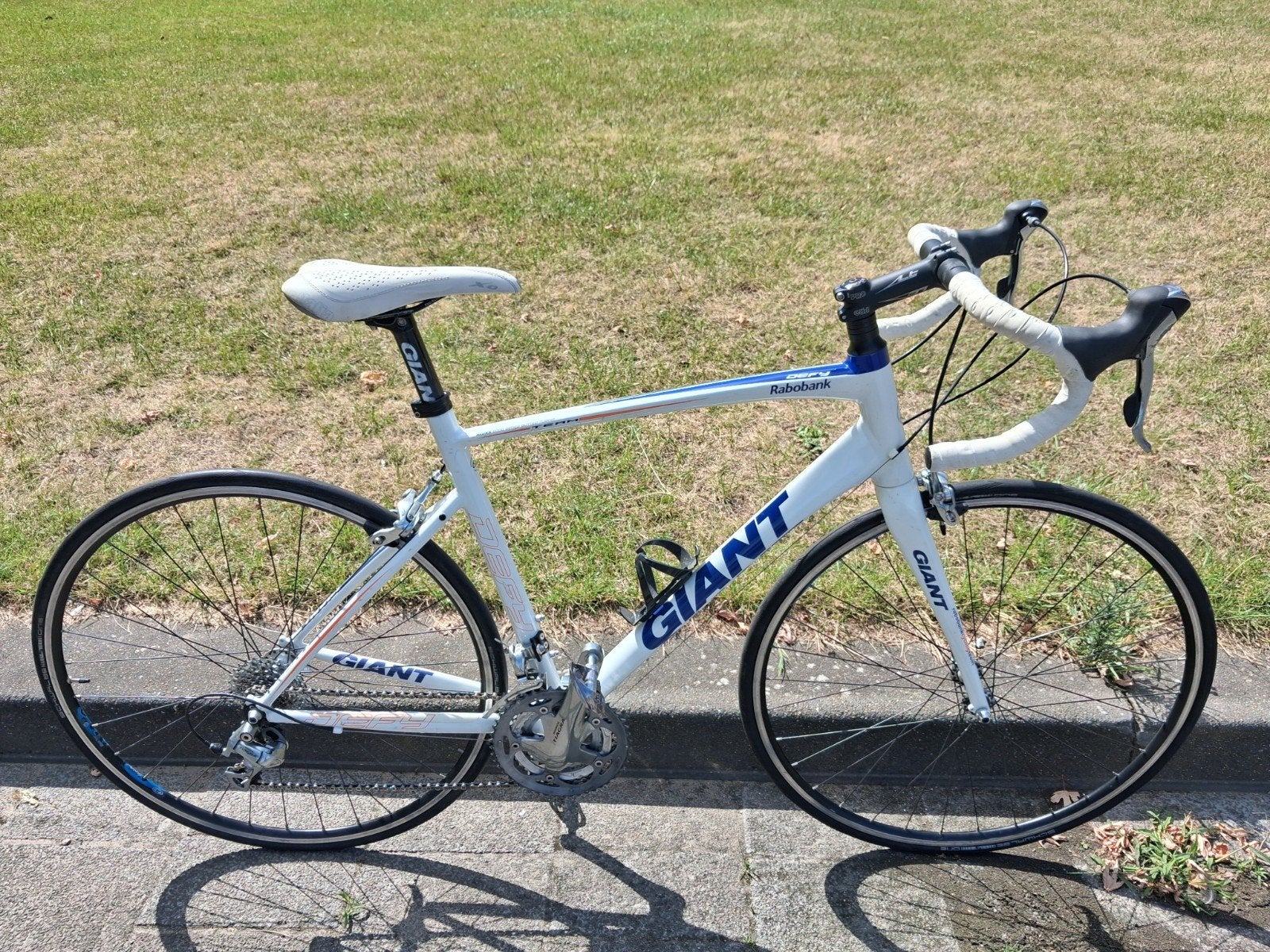 Giant Defy Rabobank damesracefiets, Ophalen, 28 inch, Aluminium, Giant