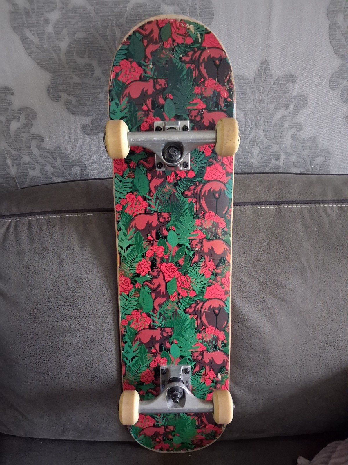 Skateboard met uniek bloemen- en berenpatroon Grizzly, Ophalen, Gebruikt, Skateboard
