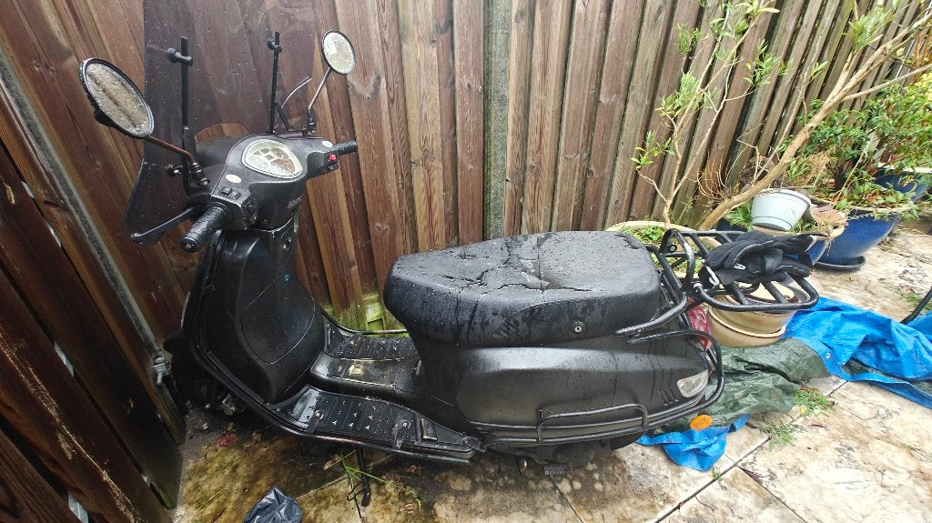 La Souris Sourini S 2021 | 15.583 km | 2 sleutels | €300, Gebruikt, Benzine, Ophalen, Overige merken