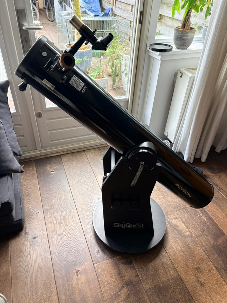 Dobson Skyquest XT6 telescoop met veel accessoires, Ophalen, Zo goed als nieuw, 80 tot 200 mm, Spiegeltelescoop (reflector)