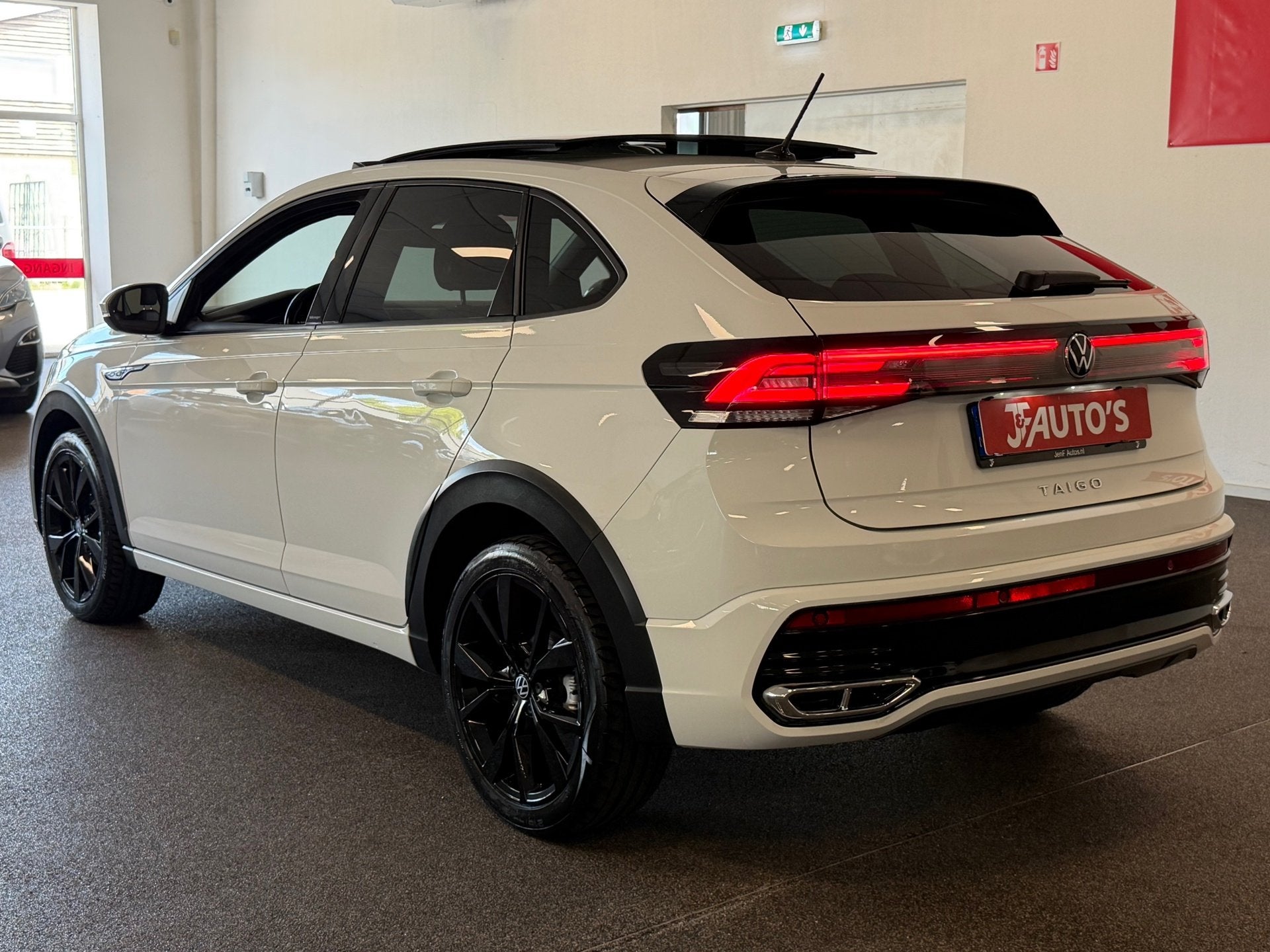 Volkswagen TAIGO 1.0 TSI R-Line|CAR-PLAY|ECC AIRCO|PANORAMA|, Auto's, Stof, Met garantie (alle), Wit, Bedrijf