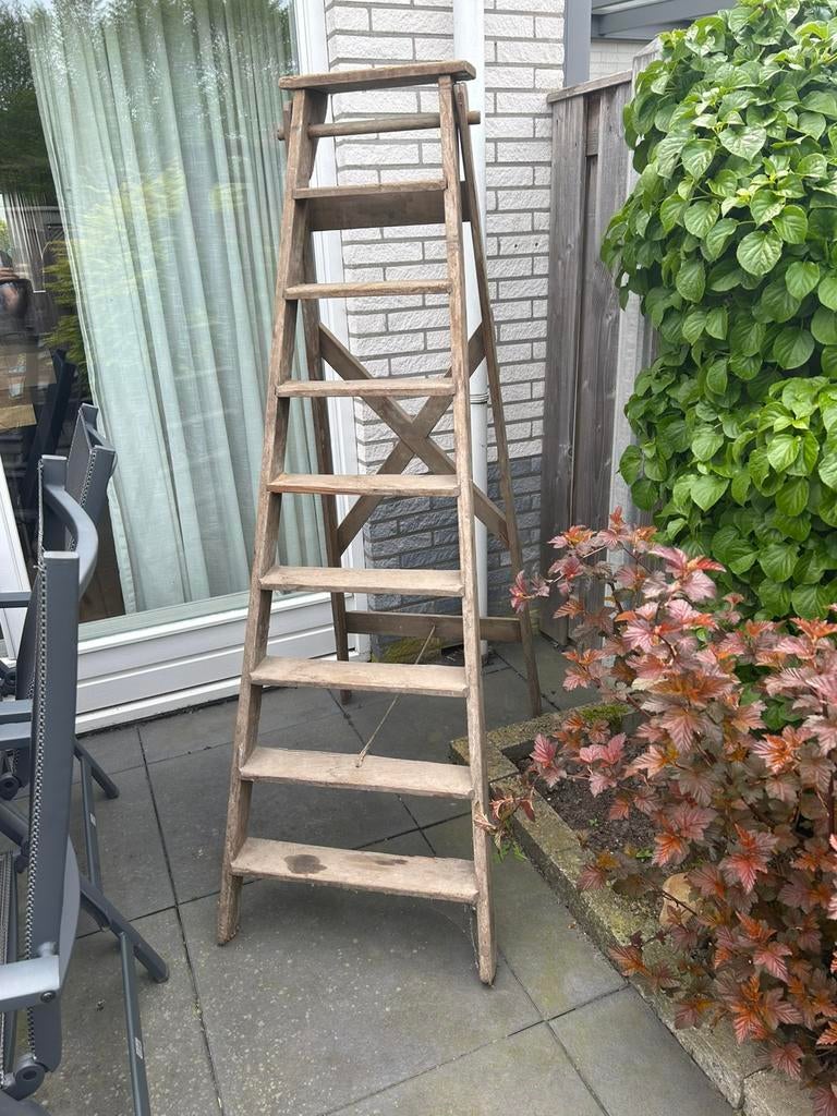 Brokante houtentrap, Doe-het-zelf en Verbouw, Ladders en Trappen, Ophalen, Gebruikt, Trap, Opvouwbaar of Inschuifbaar