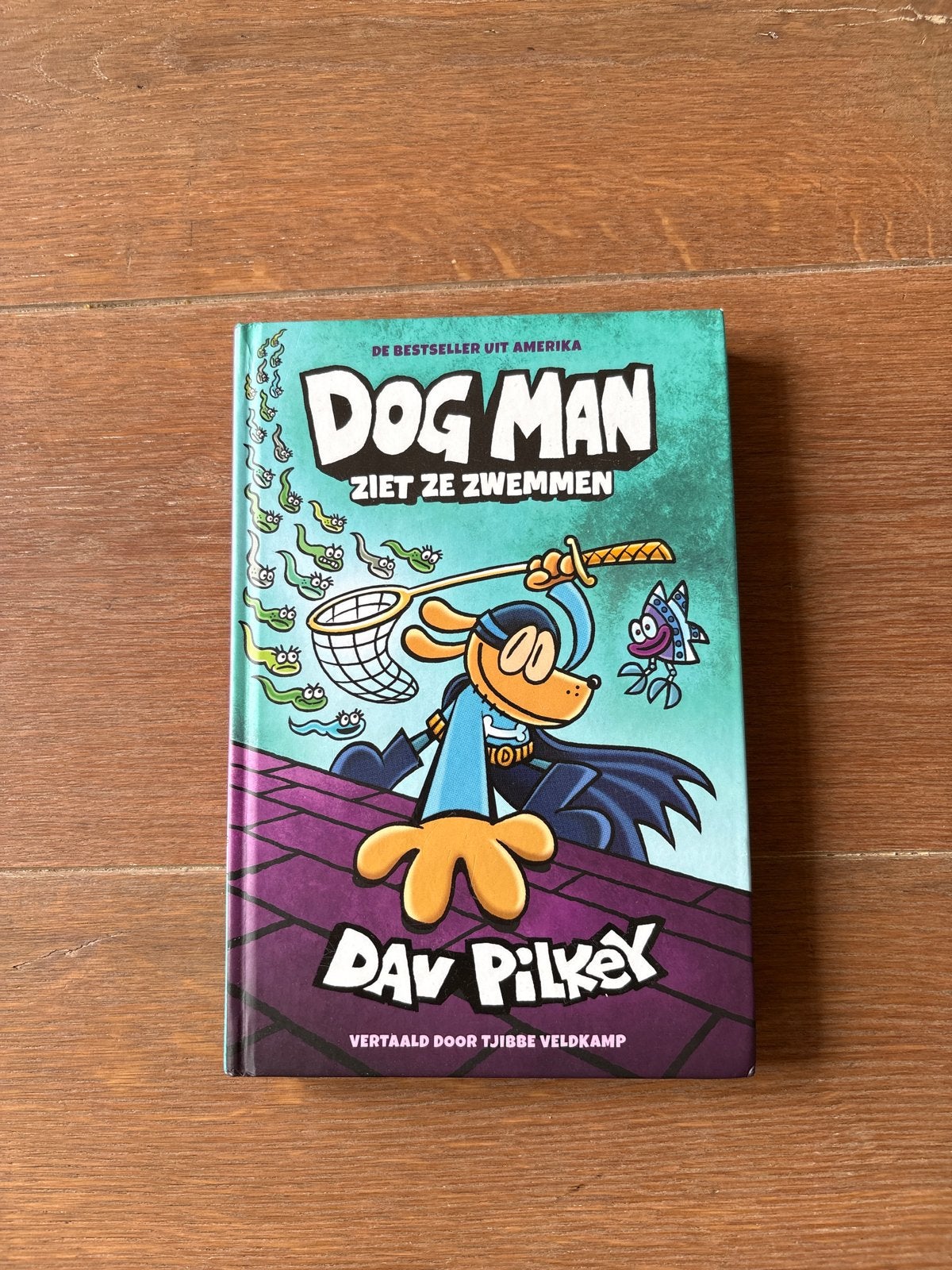 Dog Man: Ziet Ze Zwemmen - Dav Pilkey, Ophalen of Verzenden, Gelezen, Fictie algemeen