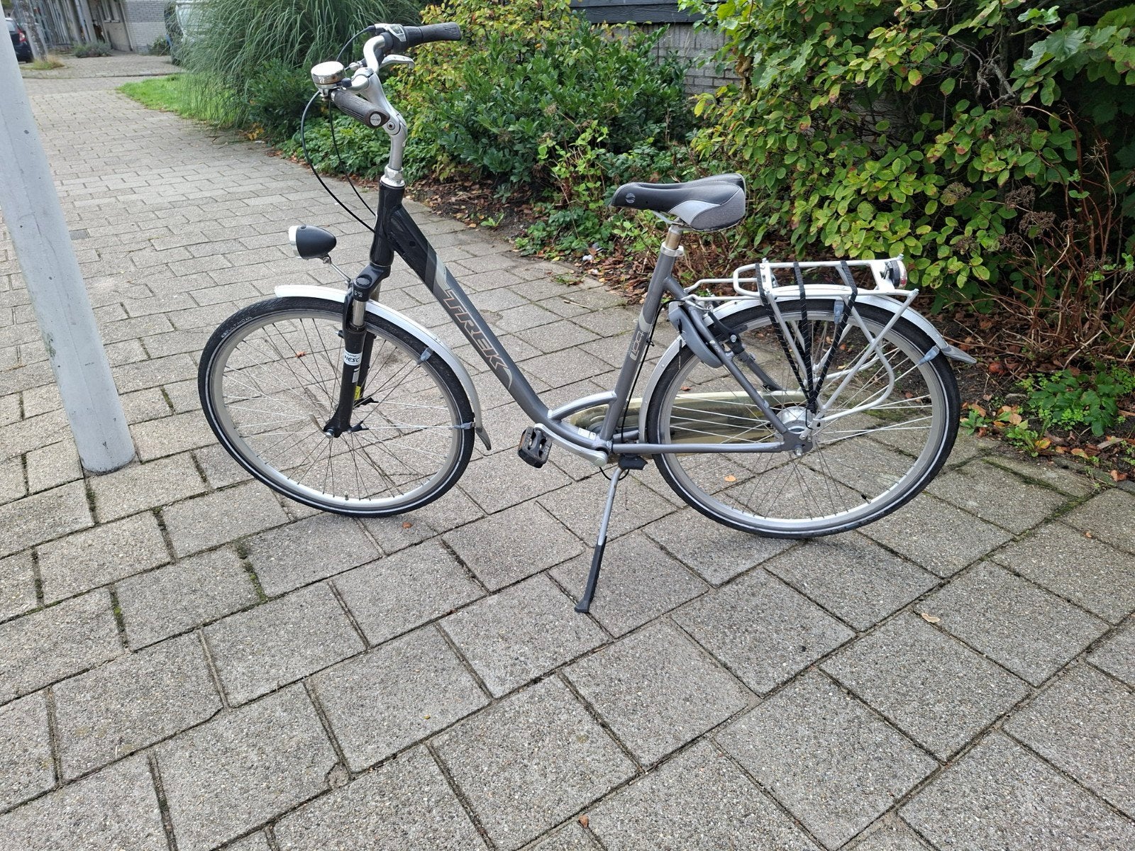 te koop aangeboden dames fiets trek  met versnellingen, Versnellingen, 56 cm of meer, Zo goed als nieuw, Ophalen