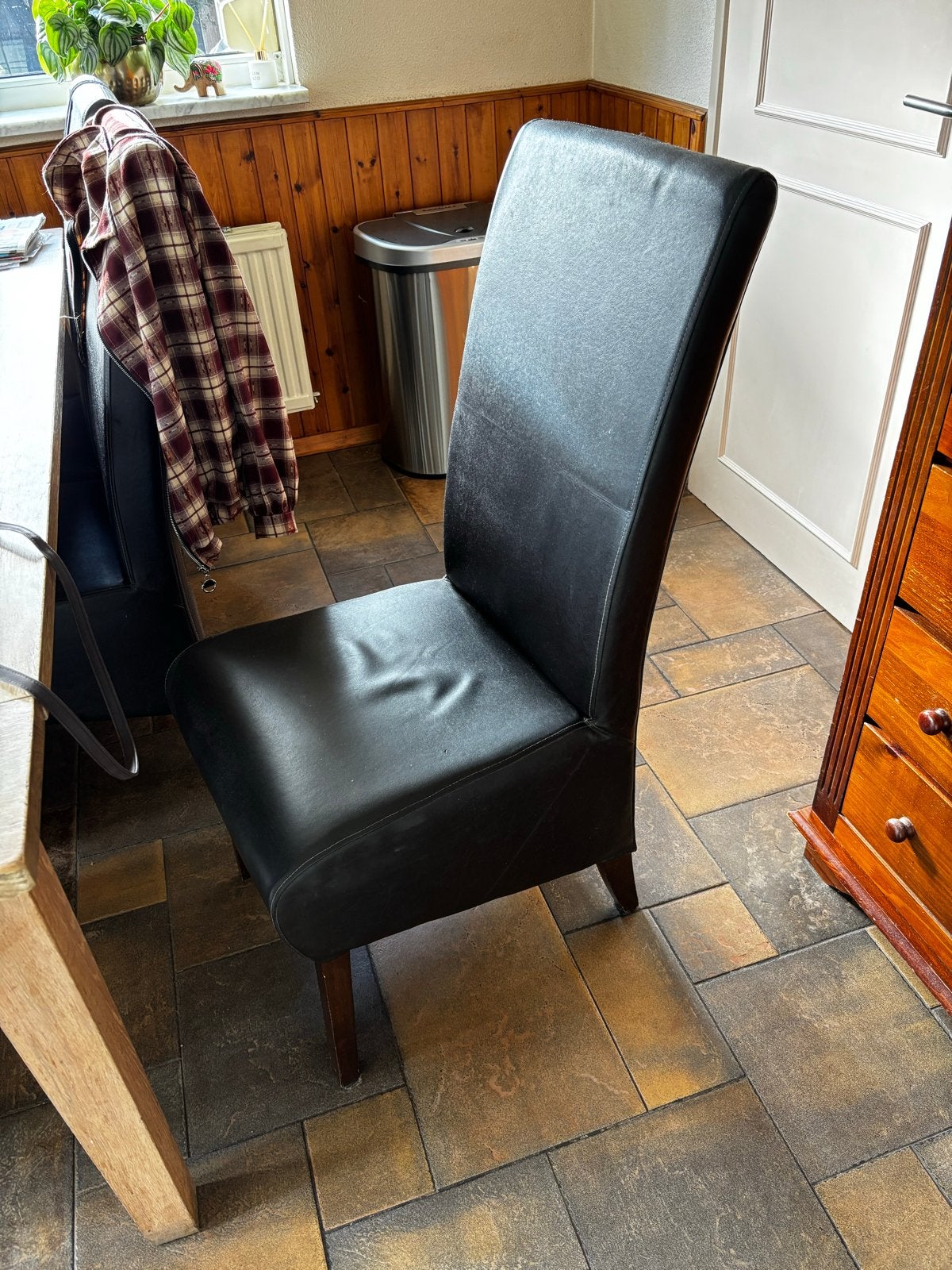 6 bruine kunstleren stoelen, Huis en Inrichting, Gebruikt, Bruin, Leer, Ophalen of Verzenden