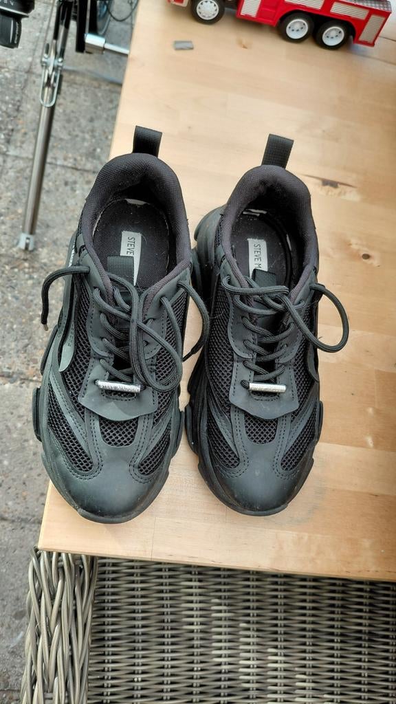Steve madden maat 39, Ophalen of Verzenden, Zo goed als nieuw, Zwart, Sneakers of Gympen
