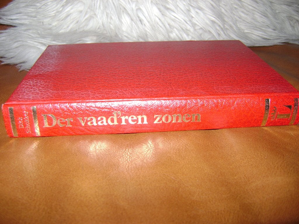 DICK SCHOKKER Der Vaad'ren zonen (Volendam streekroman), Ophalen of Verzenden, Gelezen, Noord-Holland