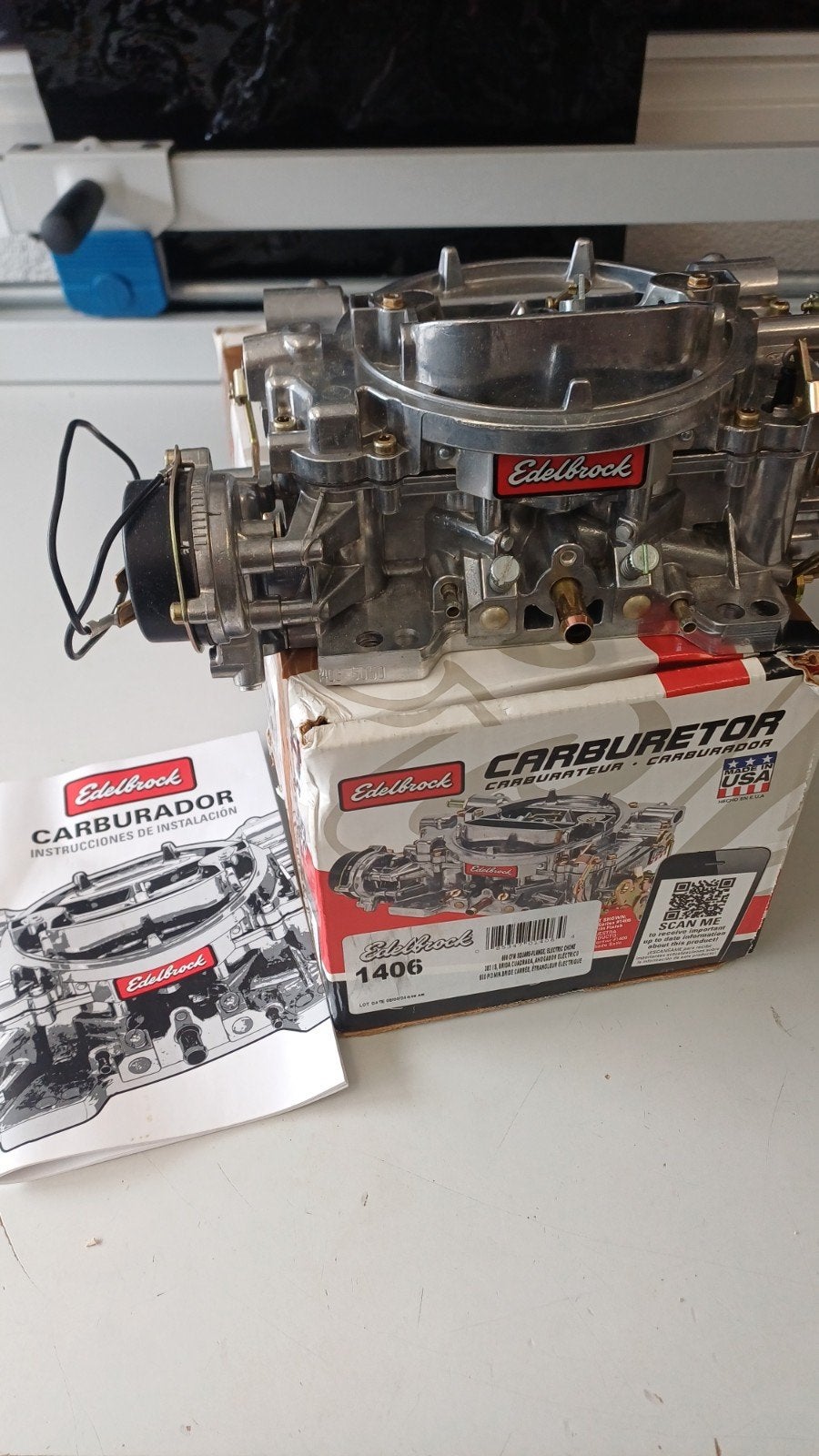 Edelbrock Carburateur 1406 600cfm- zgan metdoos, Ophalen of Verzenden, Nieuw, Universele onderdelen