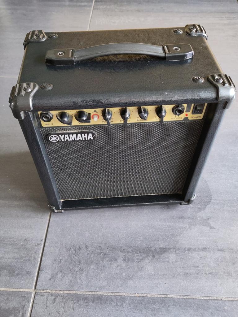 Yamaha GA-15 versterker, Muziek en Instrumenten, Ophalen, Zo goed als nieuw, Minder dan 50 watt