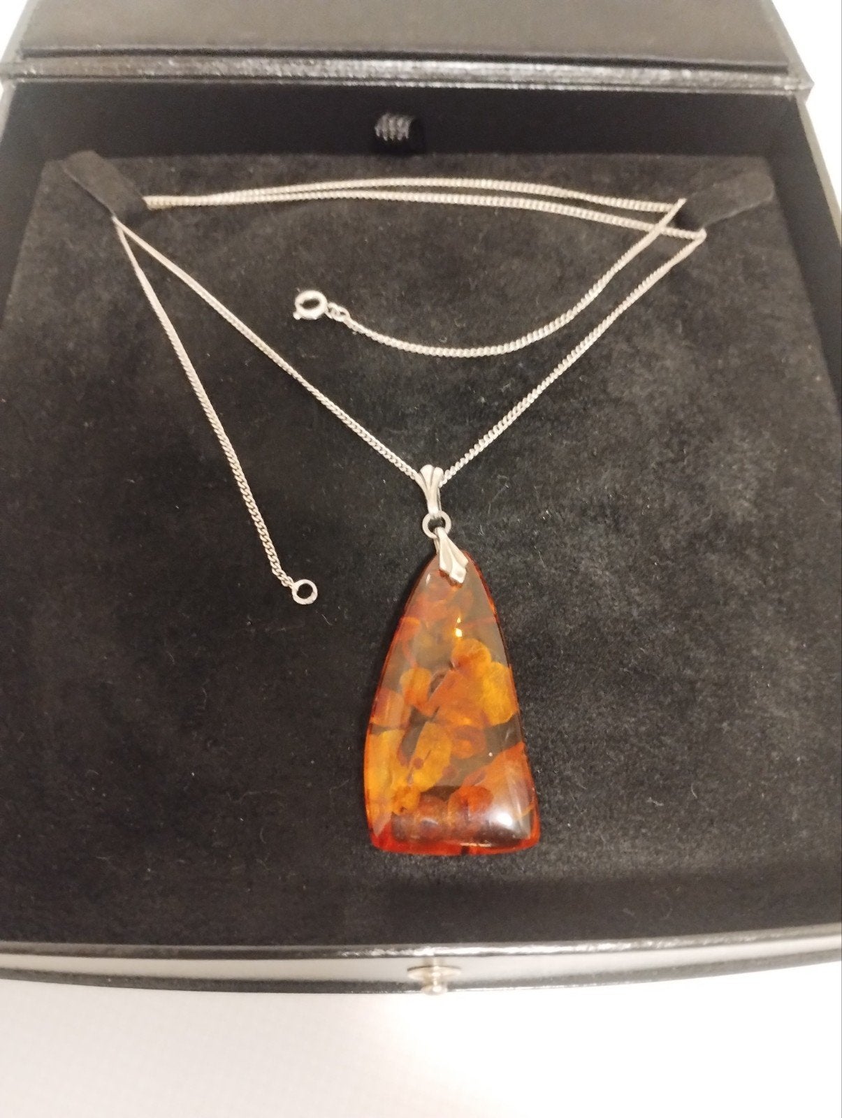 Oude zilveren ketting met Baltisch amber zilveren hanger, Ophalen of Verzenden, Zilver, Ketting